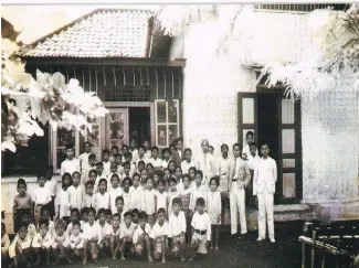 Sejarah Yayasan Salib Suci